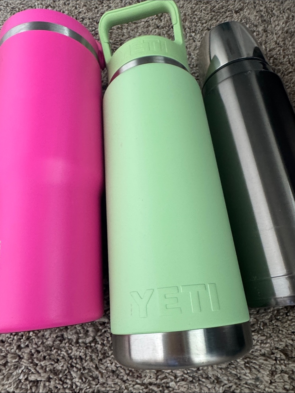 Set of 4 Insulated Tumblers and Bottles - Pink, Hot Pink, Mint, Gunmetal. Yeti - Picture 4 of 5